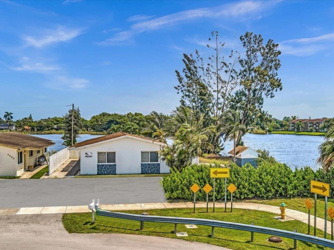 Charming 2Br Lakefront Cottage In Davie Near Beach Extérieur photo