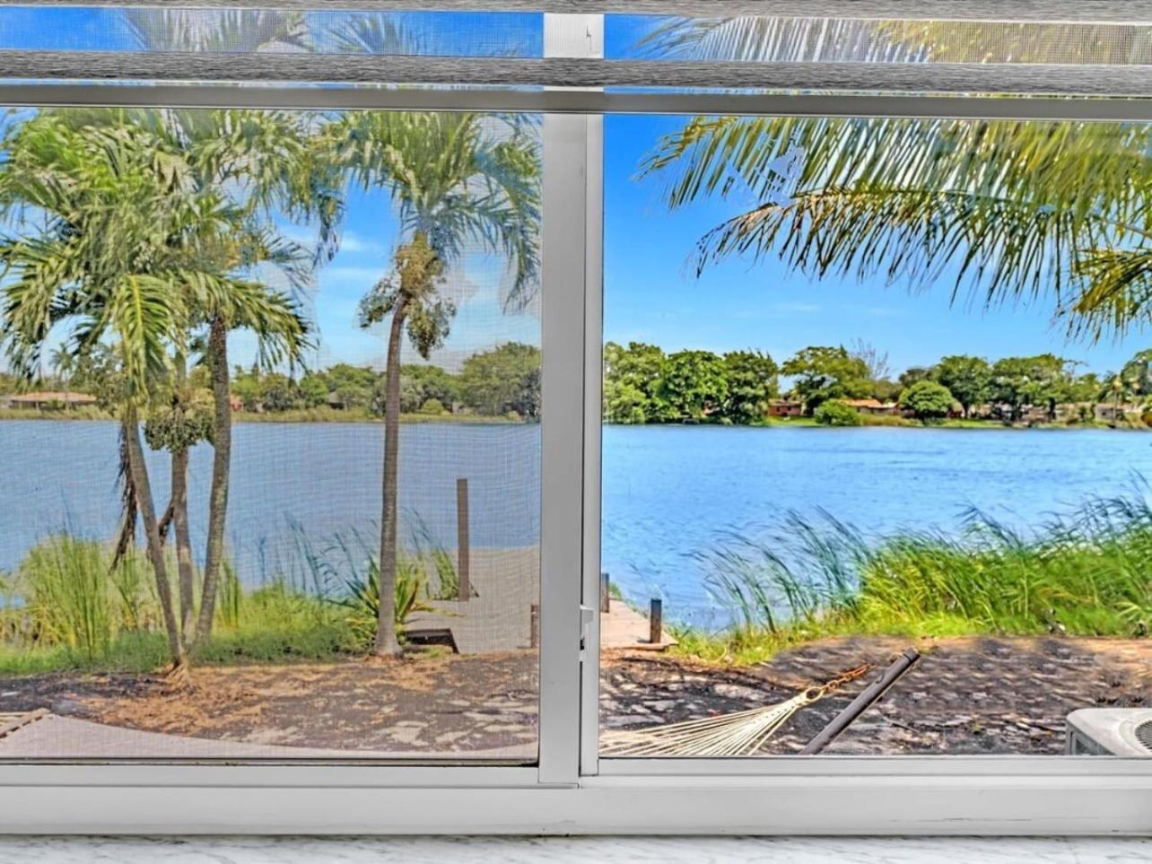 Charming 2Br Lakefront Cottage In Davie Near Beach Extérieur photo