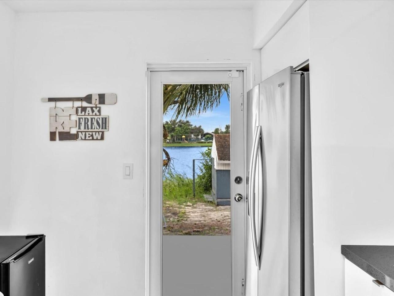 Charming 2Br Lakefront Cottage In Davie Near Beach Extérieur photo